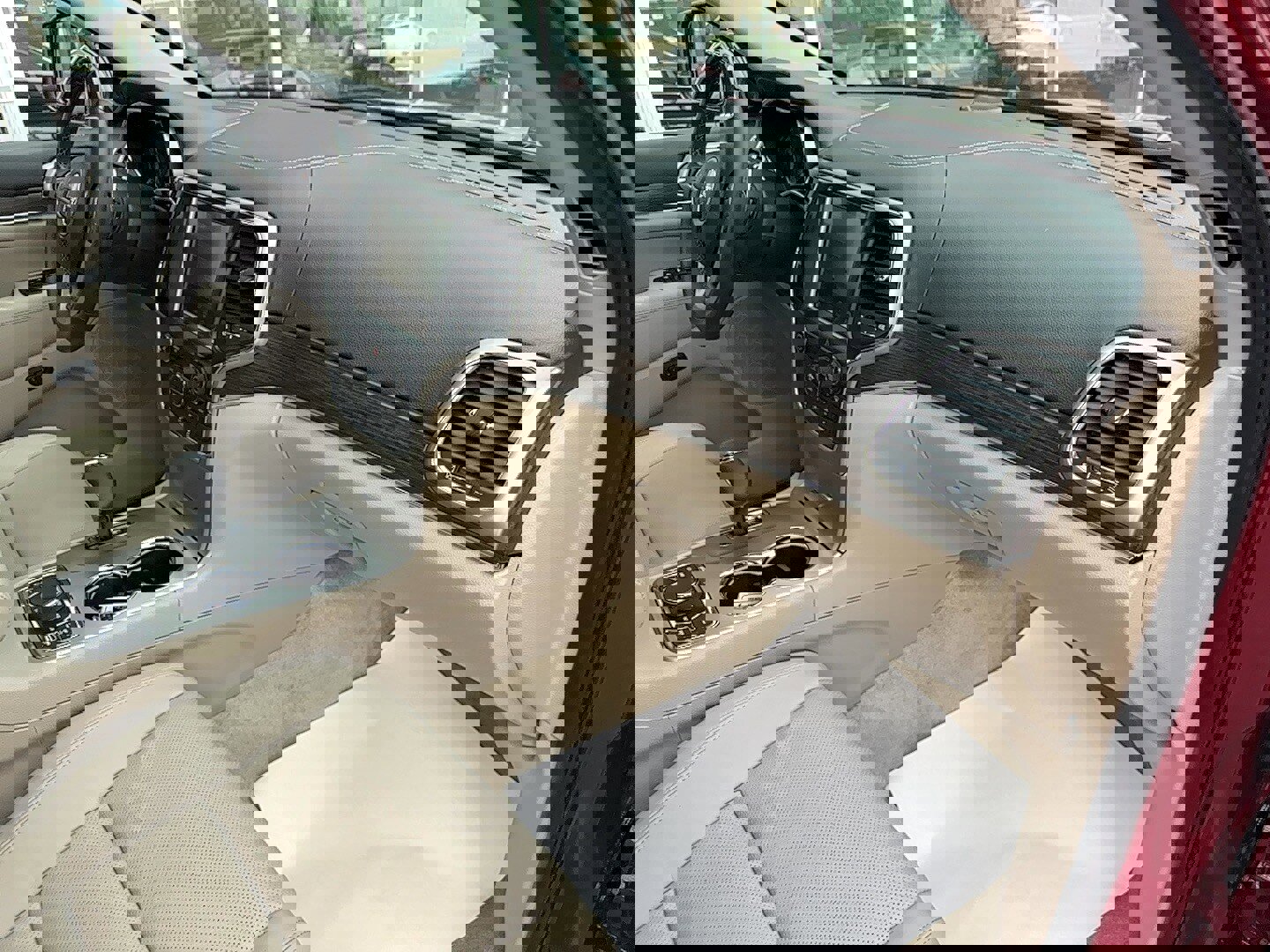 Used 2015 Jeep Grand Cherokee Overland w/ Advanced Technology Group image 24