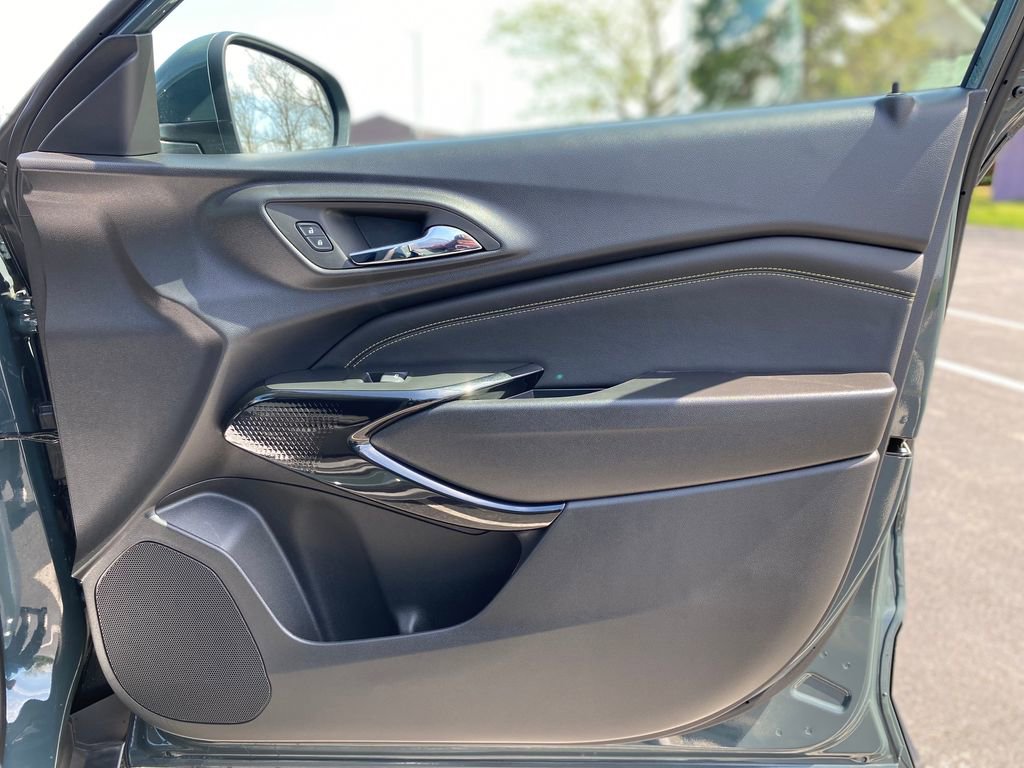 New 2026 Chevrolet Trax LT w/ Driver Confidence Package image 9