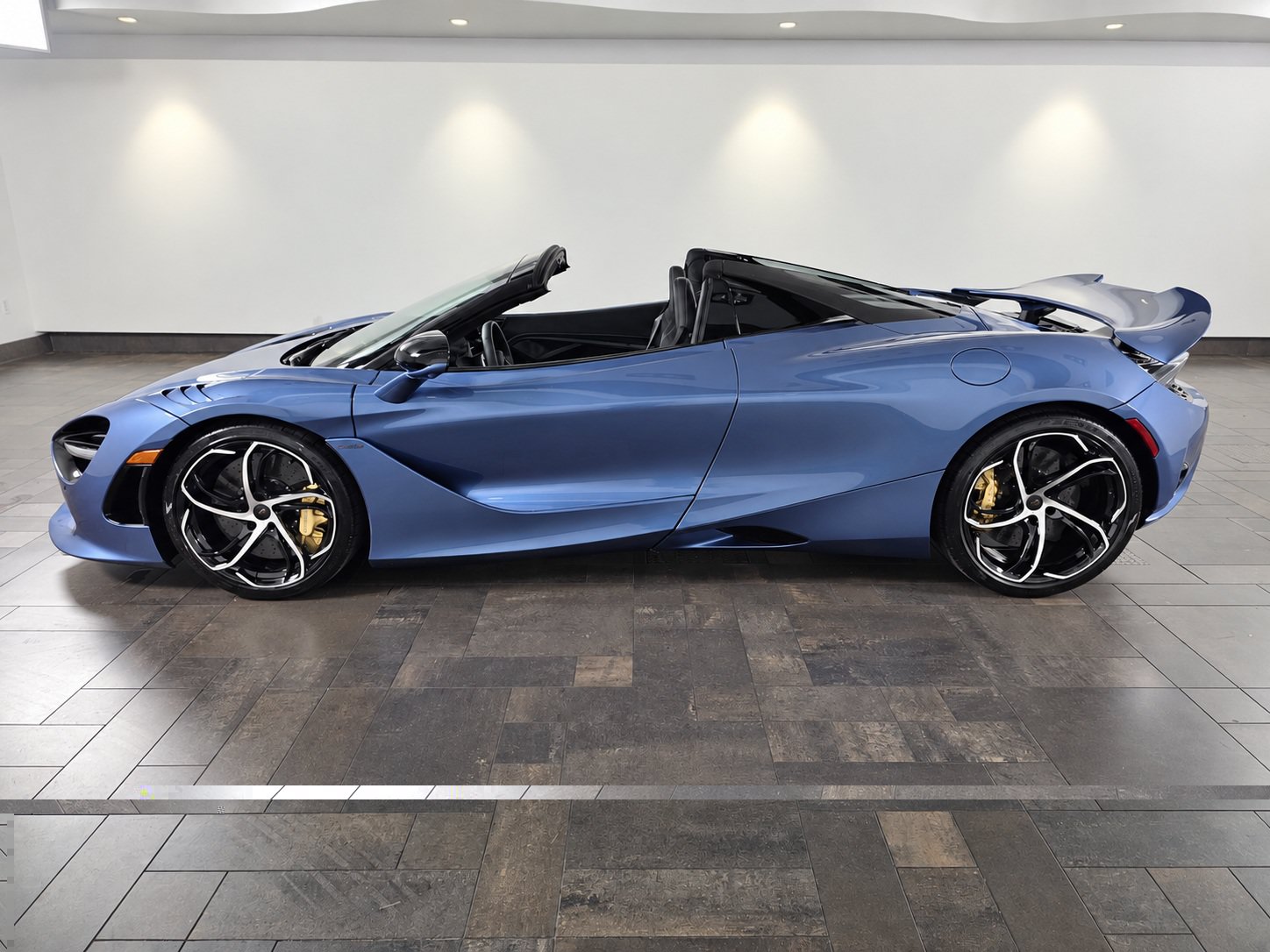 New 2027 McLaren 750S Spider RWD image 3
