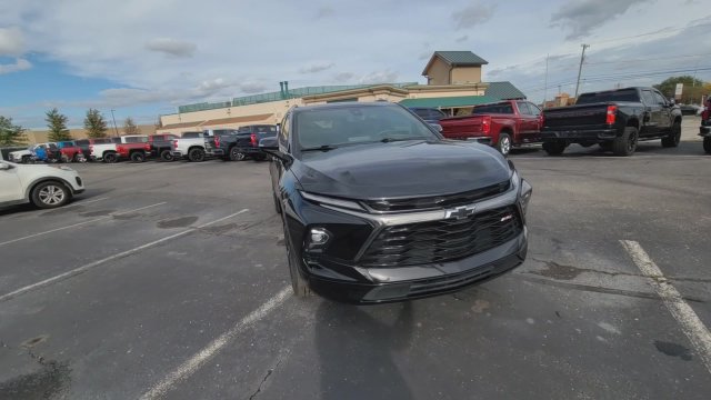 Certified 2025 Chevrolet Blazer RS FWD image 1