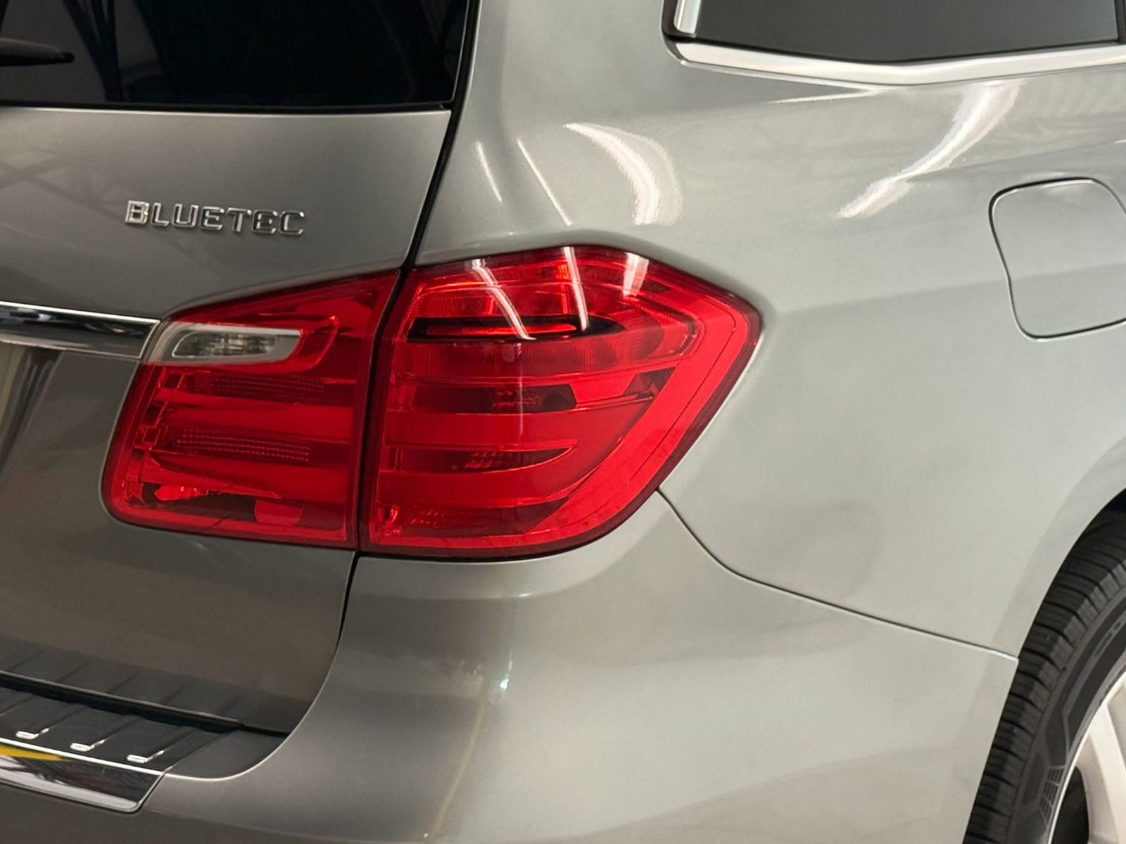 Used 2016 Mercedes-Benz GL 320 BlueTEC 4MATIC w/ Premium I Package image 10