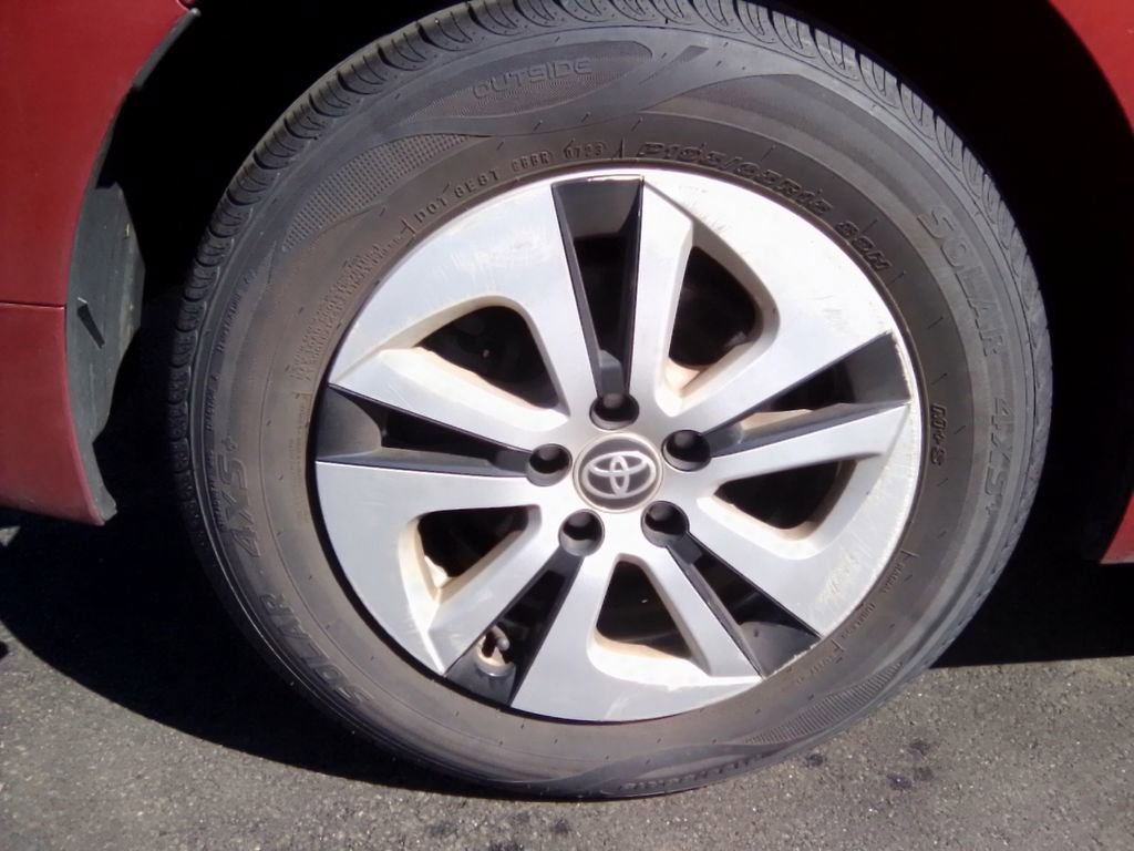 Used 2016 Toyota Prius Two image 3