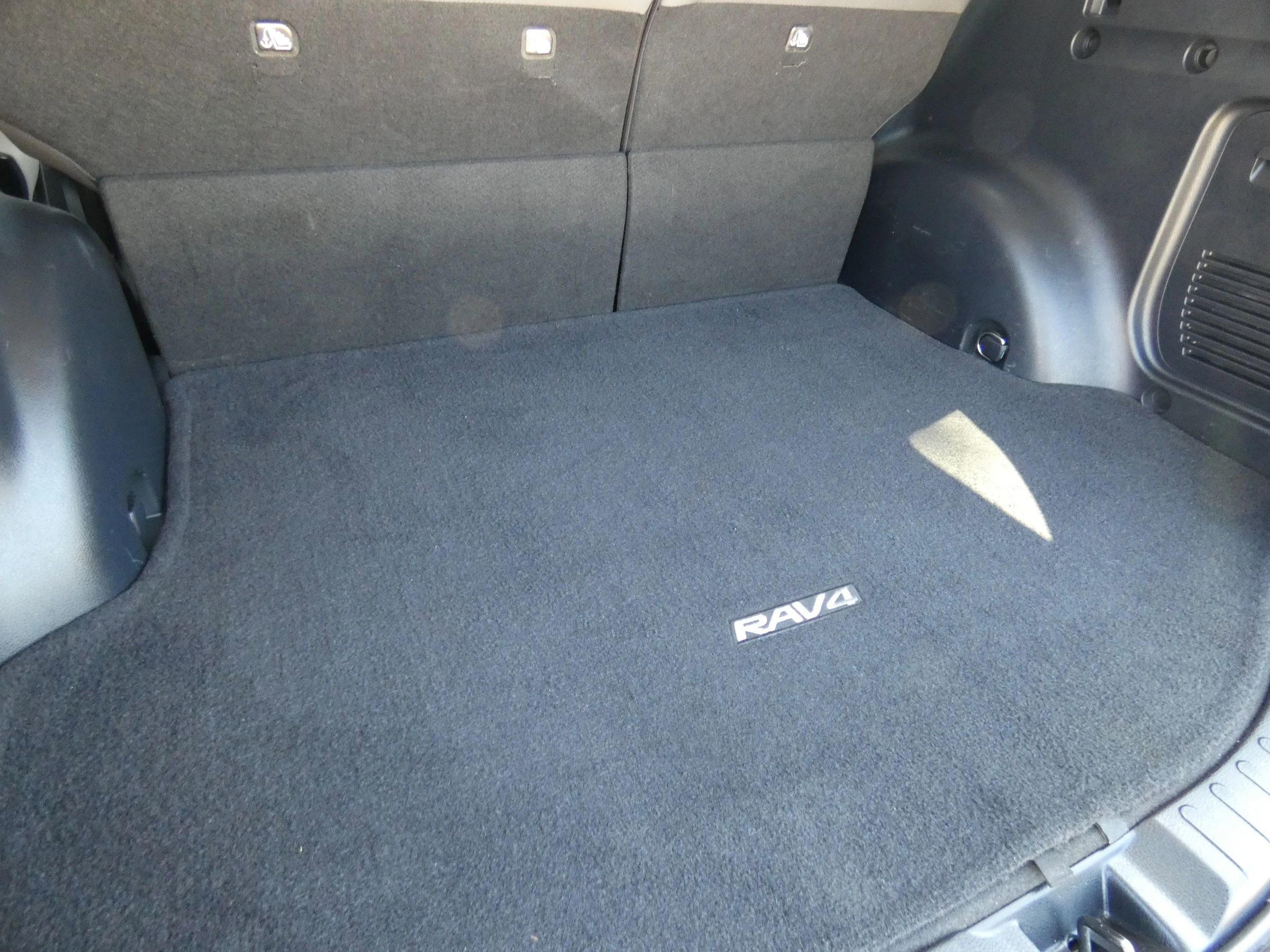 Used 2015 Toyota RAV4 LE image 70