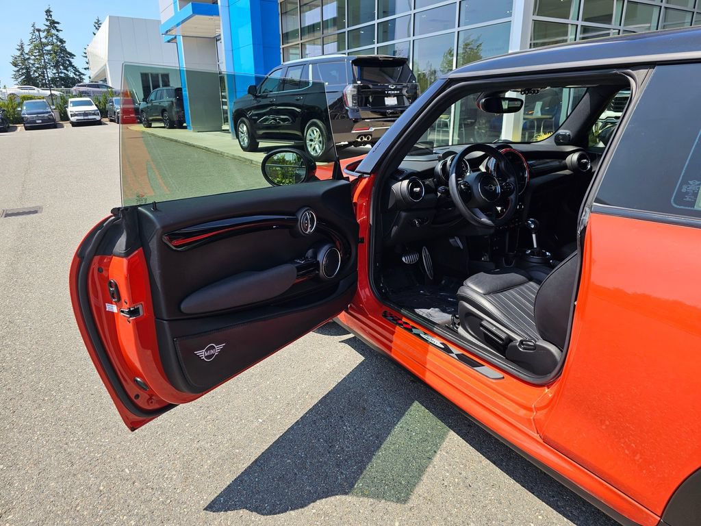 Used 2019 MINI Cooper John Cooper Works w/ Signature Upholstery Package FWD image 16