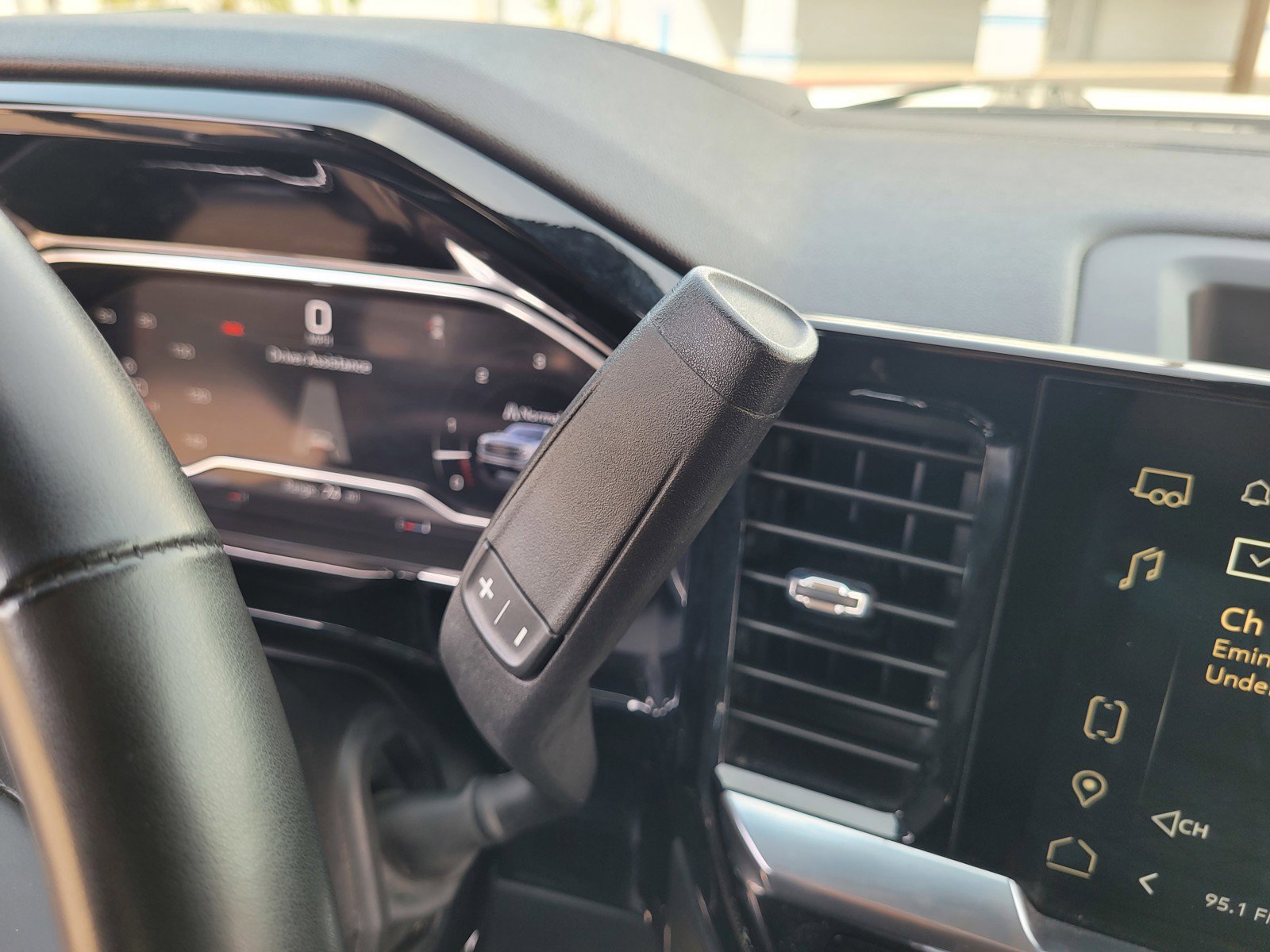 Used 2024 GMC Sierra 1500 SLT image 21