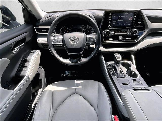 Used 2021 Toyota Highlander XLE FWD image 7