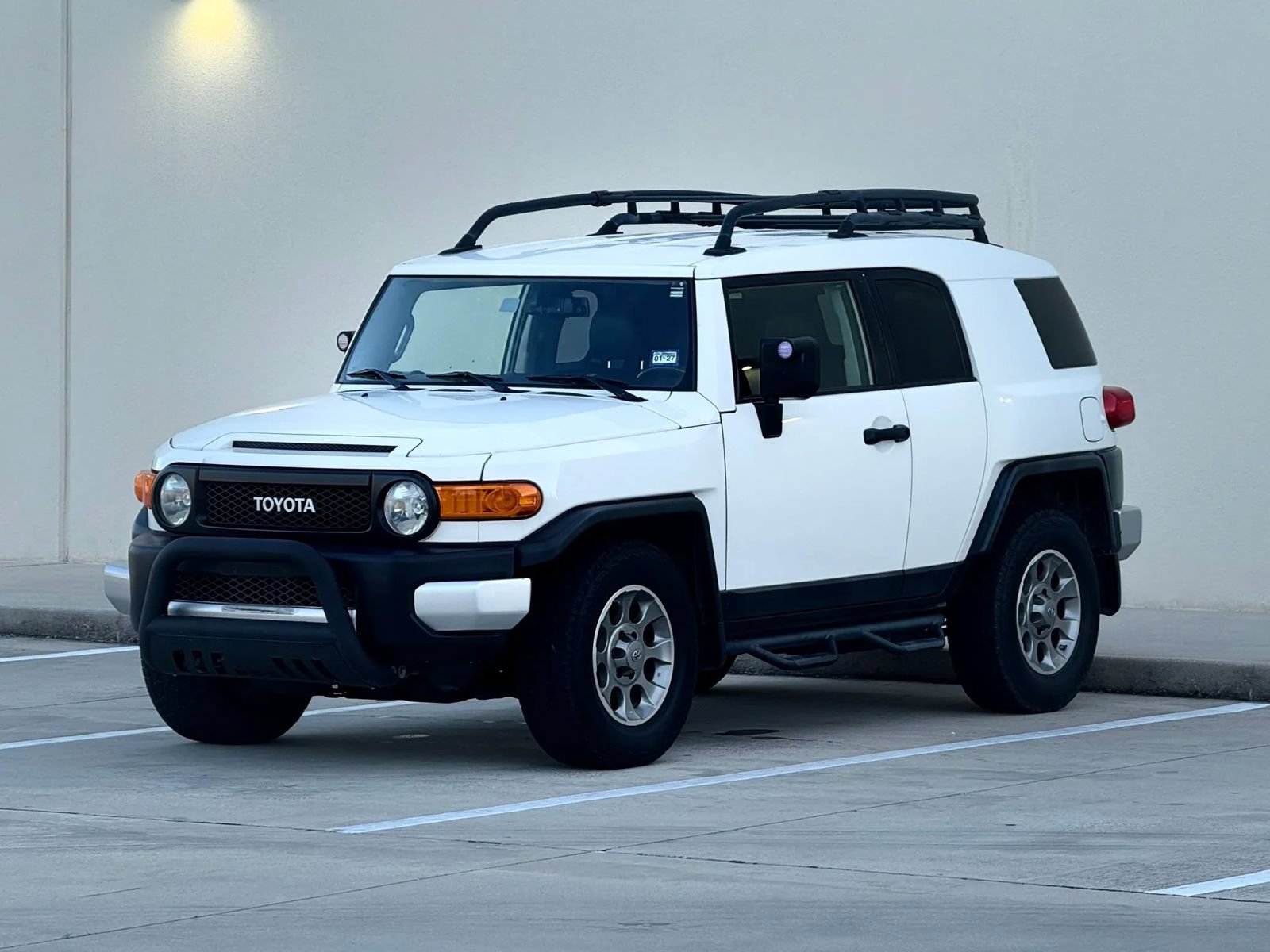 Used 2011 Toyota FJ Cruiser 2WD w/ Convenience Pkg image 3