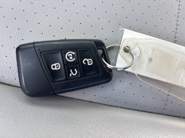 Used 2018 Volkswagen Tiguan SEL AWD/4WD image 29