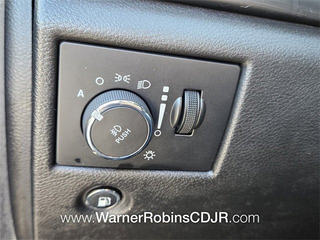 Used 2020 Jeep Grand Cherokee Altitude image 28