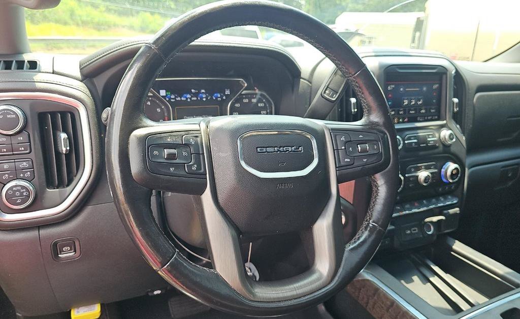 Used 2022 GMC Sierra 1500 Denali w/ Denali Premium Package AWD/4WD image 13