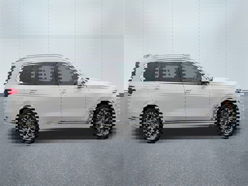 New 2025 BMW X7 xDrive40i w/ Premium Package image 2
