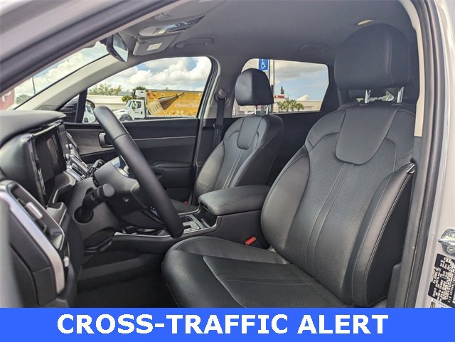 Used 2023 Kia Sorento EX image 5
