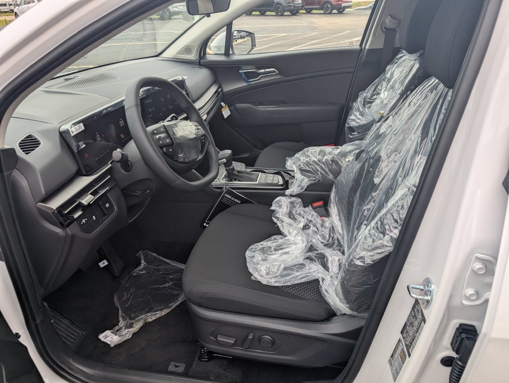 New 2026 Kia Sportage LX w/ LX Convenience Package AWD/4WD image 14