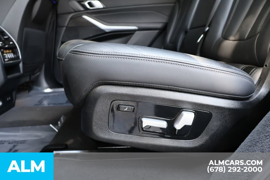 Used 2022 BMW X7 xDrive40i w/ Parking Assistance Package AWD/4WD image 21