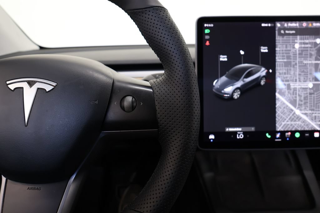 Used 2021 Tesla Model Y Long Range AWD/4WD image 25