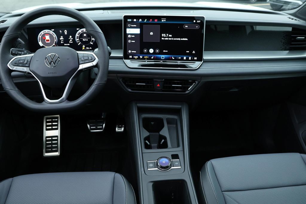 New 2026 Volkswagen Tiguan SE R-Line image 35