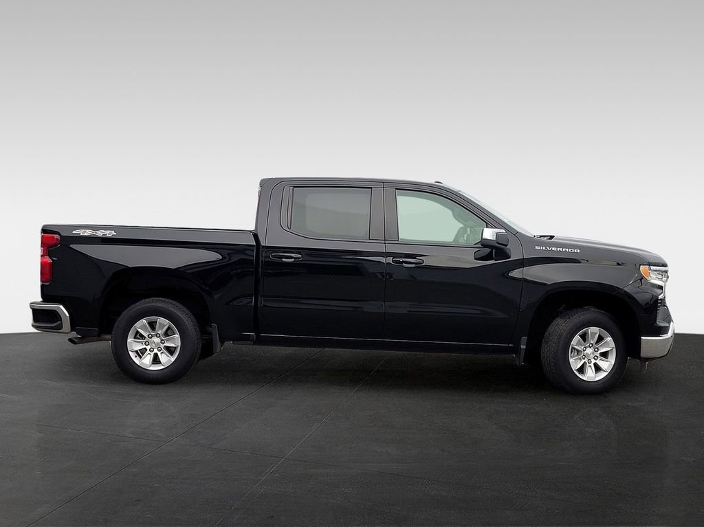 Used 2025 Chevrolet Silverado 1500 LT image 3