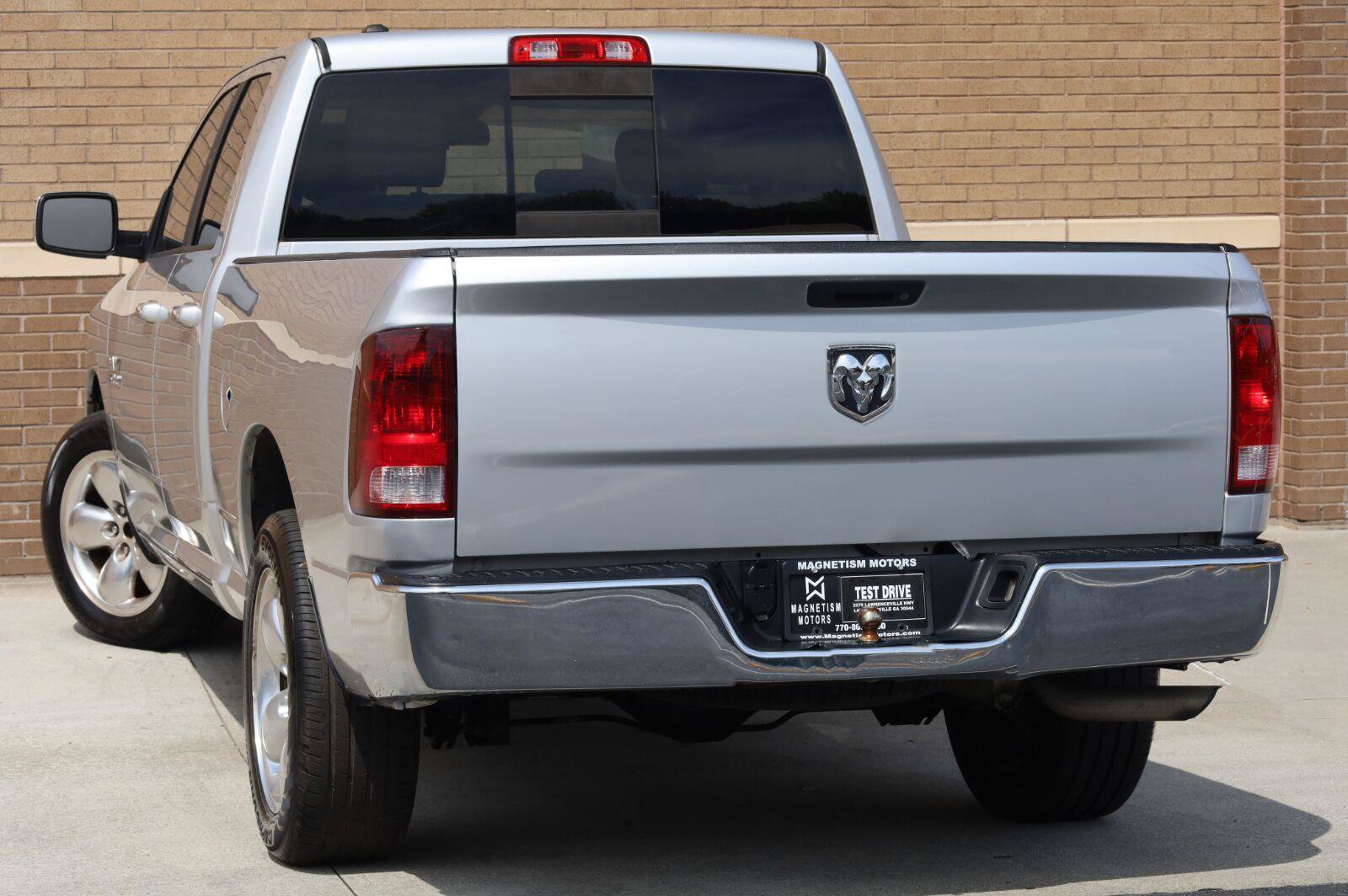 Used 2015 RAM 1500 Classic SLT RWD image 8