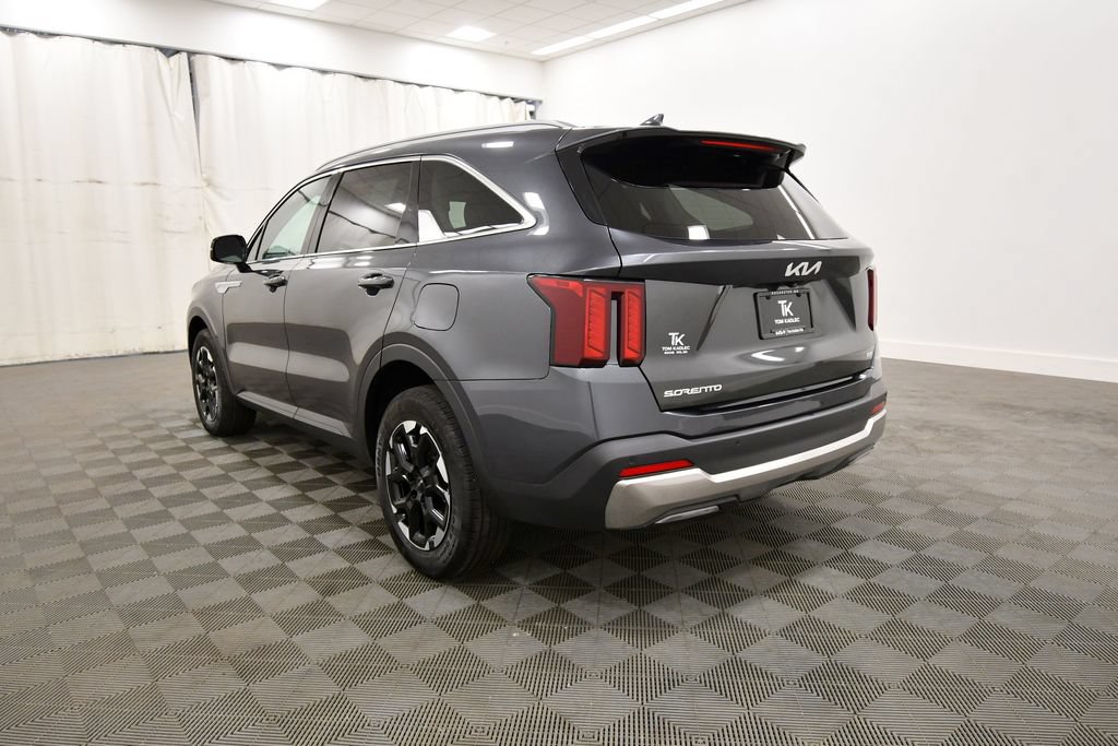 Certified 2024 Kia Sorento S AWD/4WD image 5