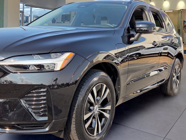 Certified 2024 Volvo XC60 T8 Core AWD/4WD image 22