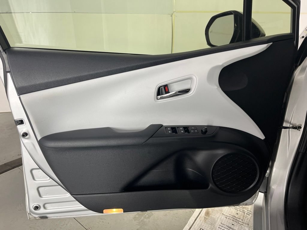 Used 2017 Toyota Prius Two w/ Prius Two Safety Plus Package FWD image 27