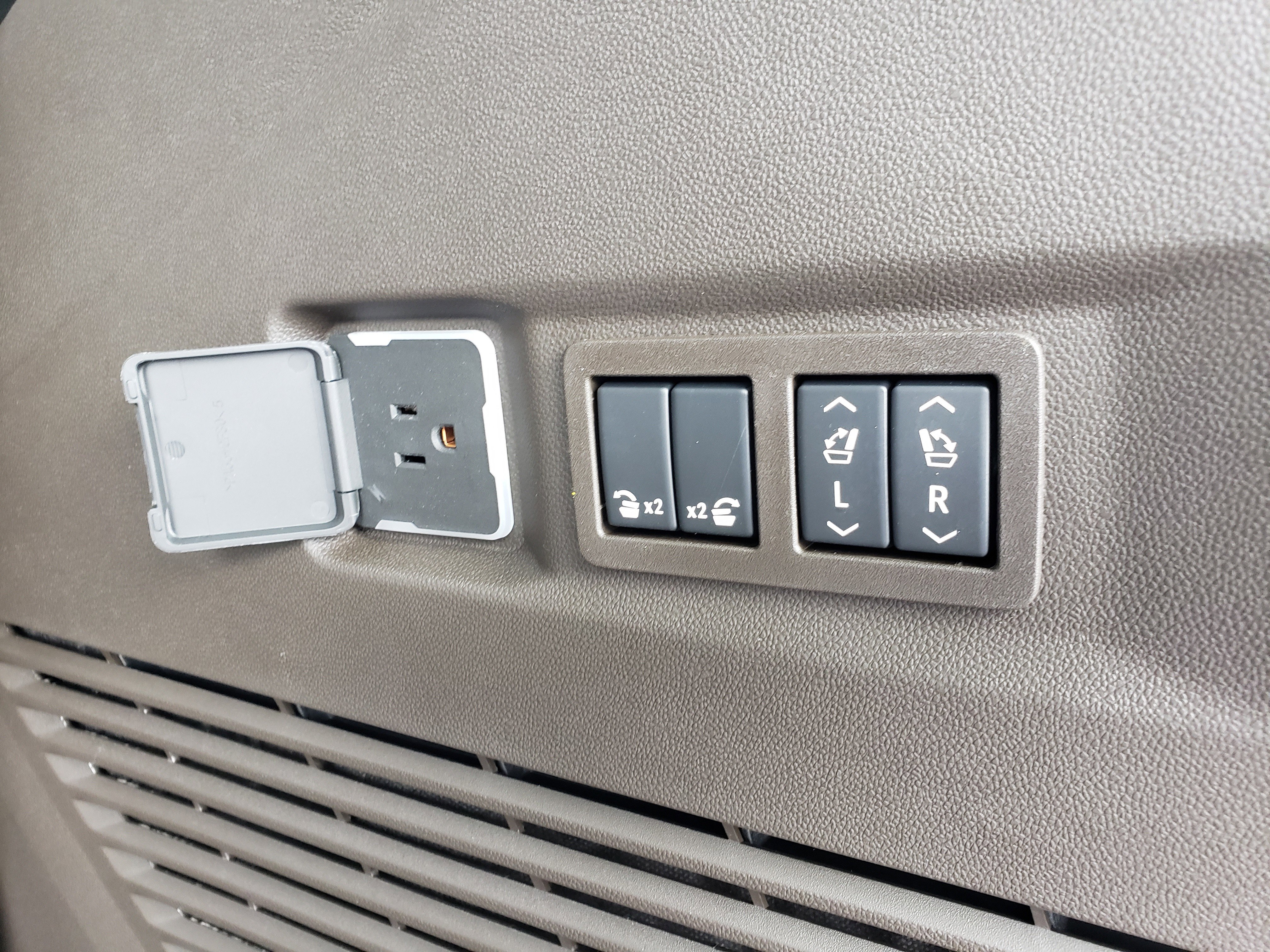 New 2026 Chevrolet Tahoe LT w/ Comfort Package image 11