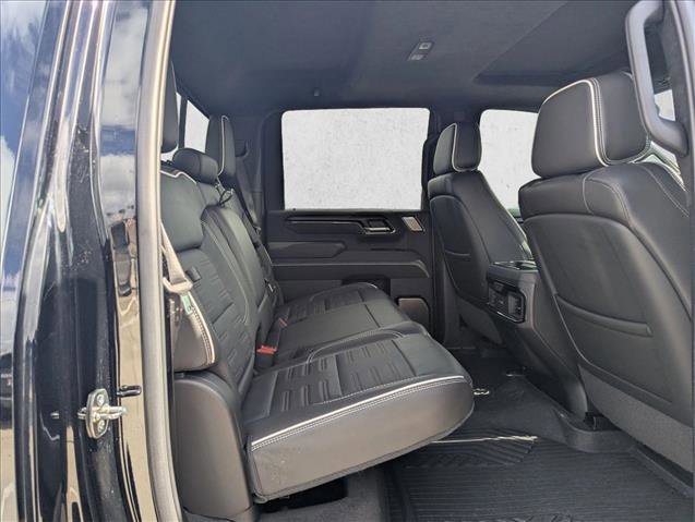 Used 2024 GMC Sierra 2500 AT4X w/ AT4X AEV Edition image 18