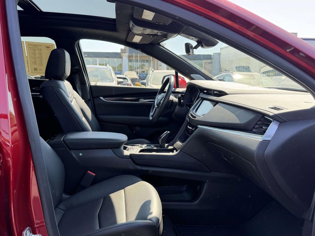 Certified 2024 Cadillac XT5 Premium Luxury w/ Technology Package AWD/4WD image 12