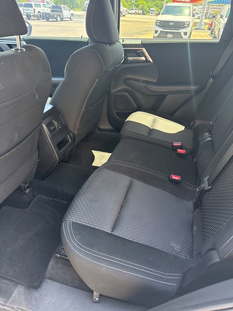 Used 2024 Mitsubishi Outlander ES FWD image 5
