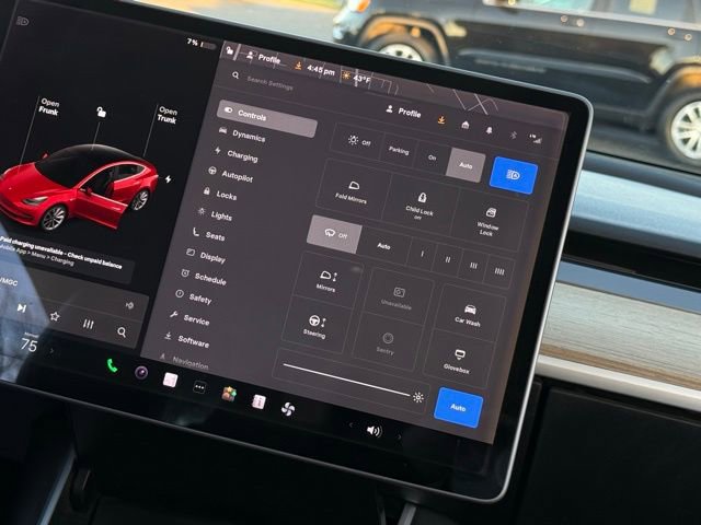 Used 2018 Tesla Model 3 Performance image 24