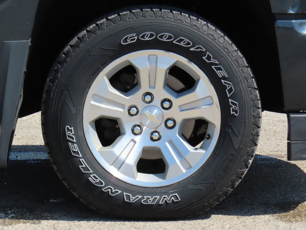 Used 2017 Chevrolet Silverado 1500 LT w/ All Star Edition AWD/4WD image 6