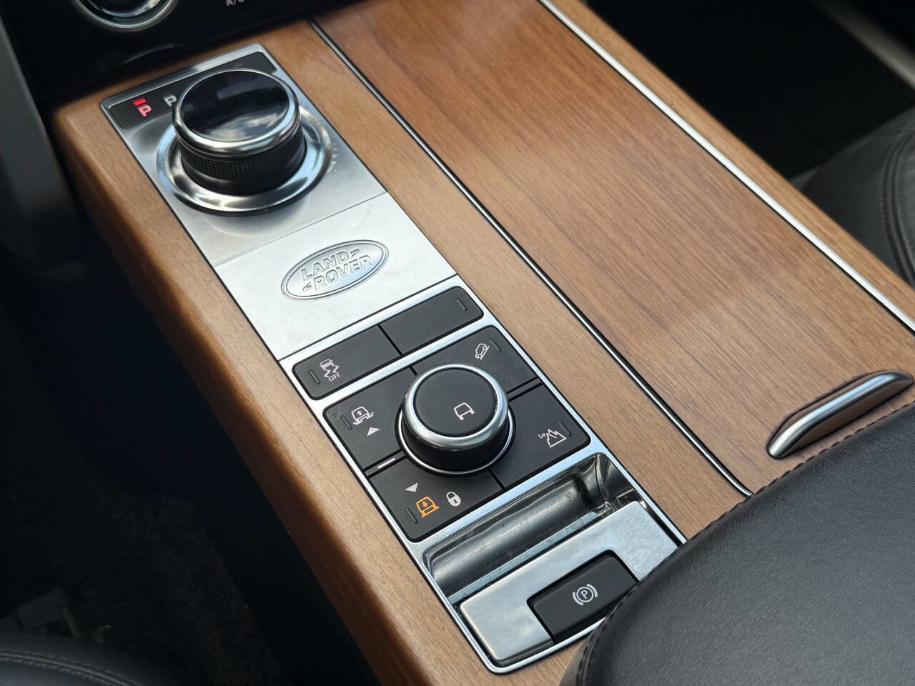 Used 2018 Land Rover Range Rover Supercharged image 34