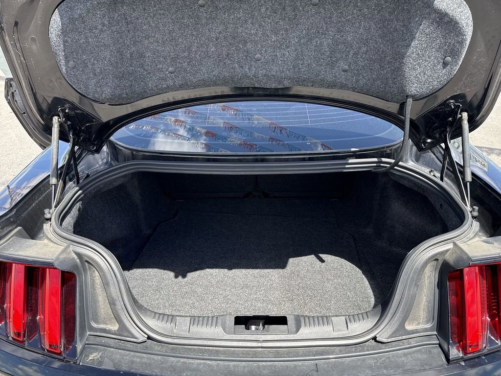 Used 2017 Ford Mustang Coupe RWD image 17