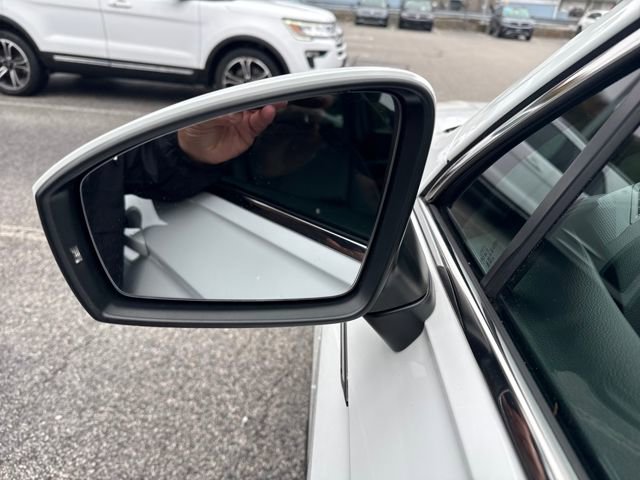 Certified 2022 Volkswagen Tiguan SE w/ Panoramic Sunroof Package image 15