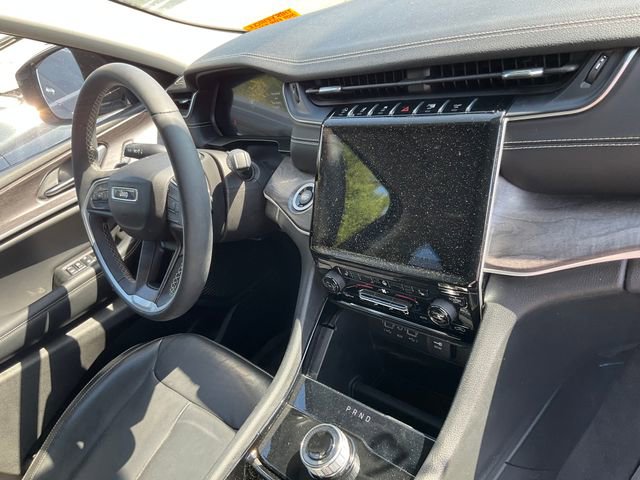 Used 2023 Jeep Grand Cherokee L Limited w/ Black Appearance Package image 11