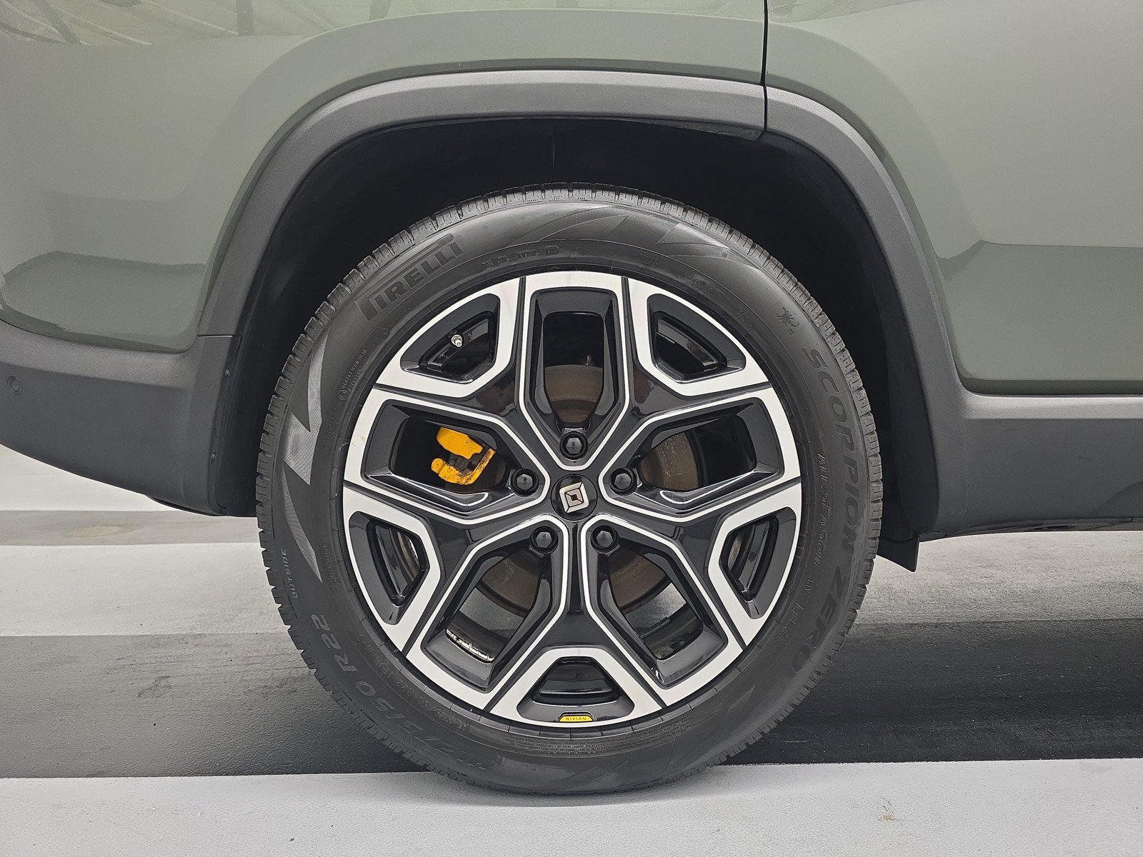 Used 2023 Rivian R1S Launch Edition AWD/4WD image 12