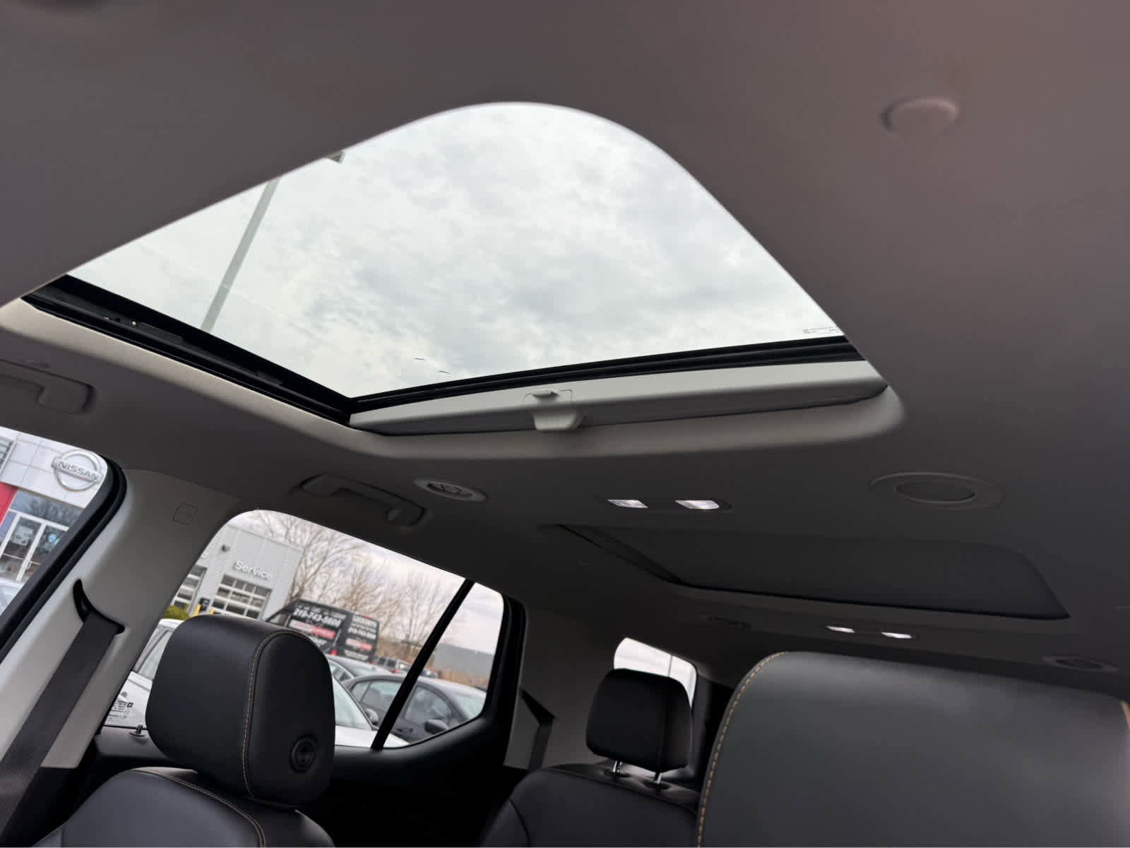 Used 2020 Chevrolet Traverse RS image 16