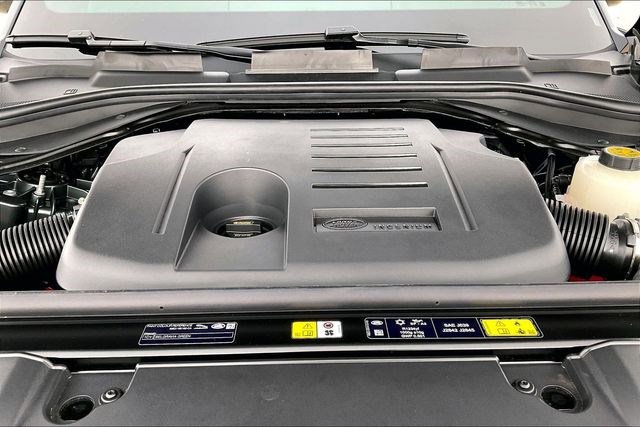 New 2026 Land Rover Range Rover SE image 13