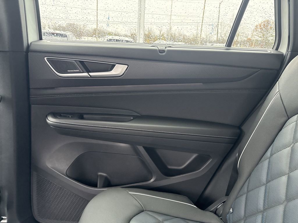 New 2026 Volkswagen Atlas Cross Sport SEL Premium R-Line image 28