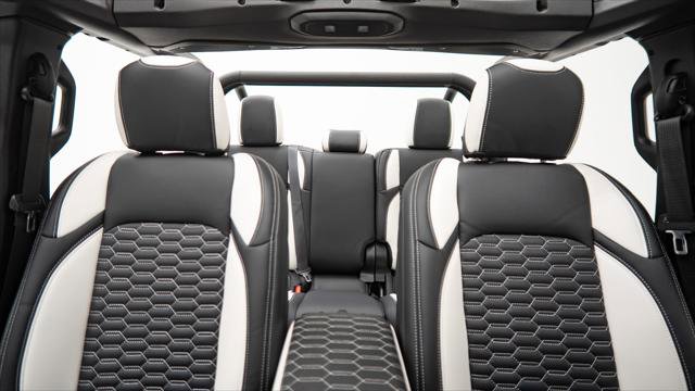 Used 2025 Jeep Gladiator Sport image 43