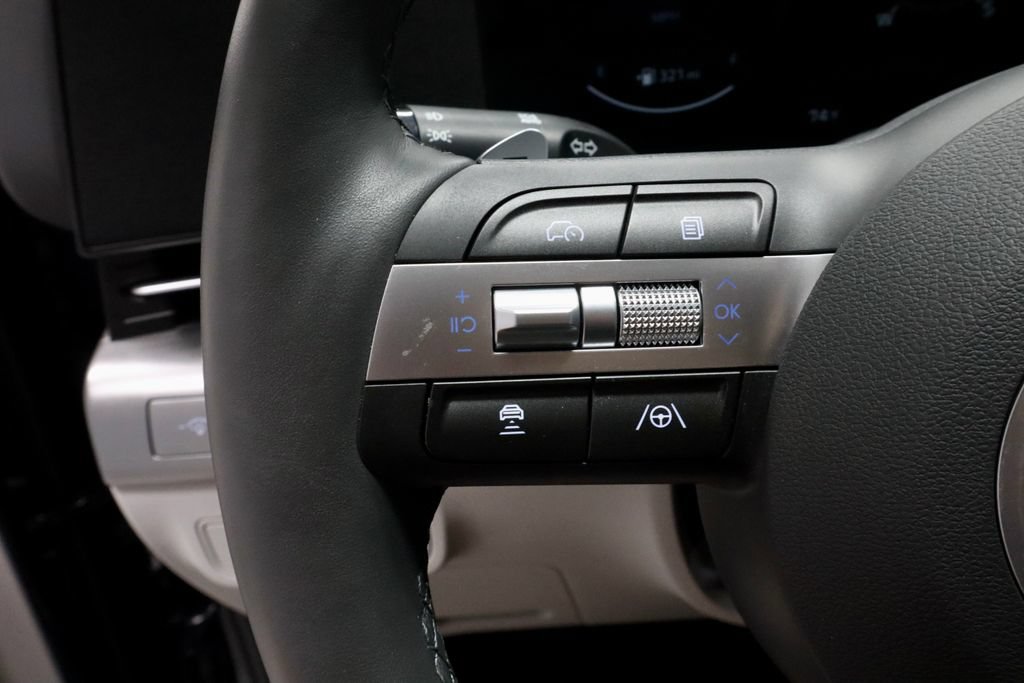 Used 2024 Hyundai Kona Limited AWD/4WD image 30