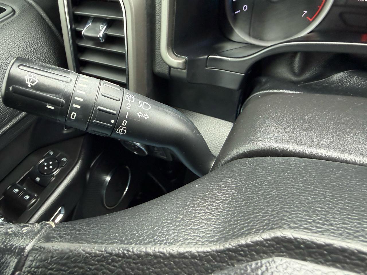 Used 2020 Ford Expedition Max XLT w/ Equipment Group 201A RWD image 24