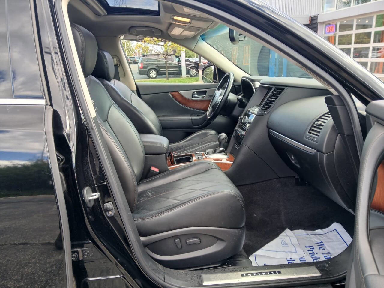 Used 2013 INFINITI FX37 AWD w/ Premium Pkg image 17