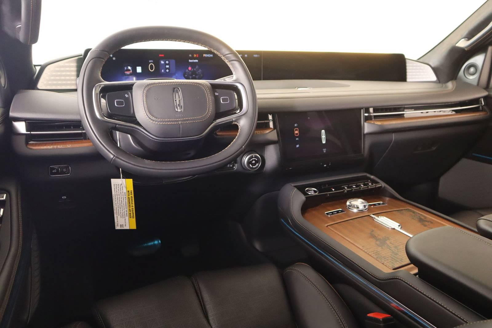 New 2026 Lincoln Navigator Black Label AWD/4WD image 2
