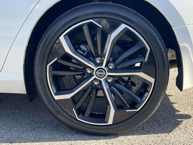 Used 2023 Nissan Altima 2.5 SR w/ SR Premium Package image 11