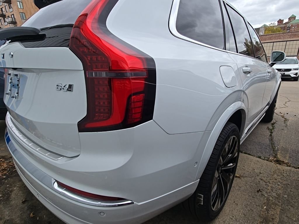 New 2026 Volvo XC90 B6 Plus w/ Protection Package Premier image 9