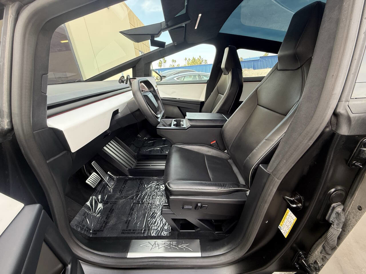 Used 2024 Tesla Cybertruck AWD Crew Cab image 32