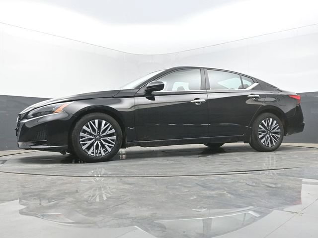 Used 2025 Nissan Altima 2.5 SV image 35