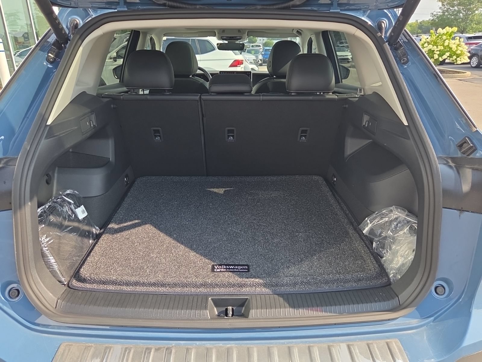 Certified 2026 Volkswagen Tiguan SE w/ Panoramic Sunroof Package FWD image 10
