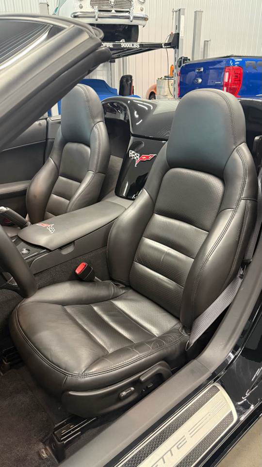 Used 2010 Chevrolet Corvette Grand Sport w/ Preferred Equipment Group RWD image 18